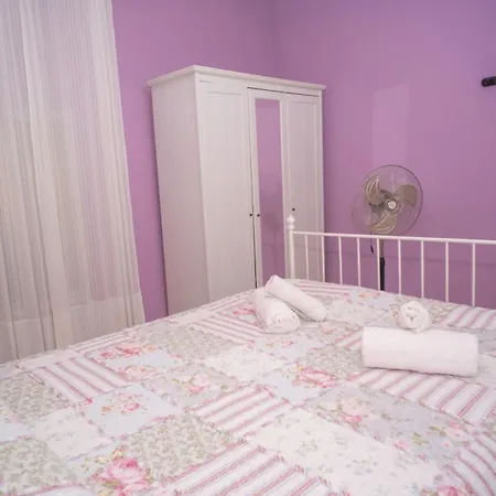 Apartamento Con Patio En El Centro Del Pueblo Apartment