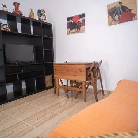 Apartment Apartamento Con Patio En El Centro Del Pueblo *
