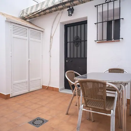 Apartment Apartamento Con Patio En El Centro Del Pueblo *